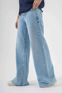 Easygoing Wide-Leg Blue Jeans for Effortless Trendy Style EW-000664