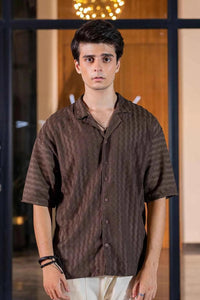 Rustline Cocoa Current Short Sleeve Shirt in Chocolate - Stylish Comfort for Every Occasion EW-000362